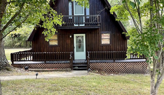 Cozy, Comfy Cabin minutes from Cave Run Lake, I-64, App Harvest, and Morehead. in Morehead