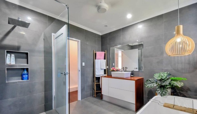 Darwin dream house steps away from Parap markets in darwin