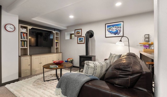 Downtown|On Bus Route|Washer/Dryer|Dog Friendly in Steamboat Springs