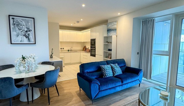 Elegant 2 Bedroom Apartment in Grand Canal in Dublin