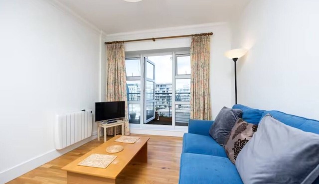 Flat w/Balcony & Canal view - 4min to station in Dublin 4