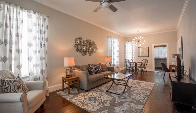 Front Porch, Sunny Coffee Nook, Gorgeous Bathroom, One block to CSU & Old Town! in Fort Collins