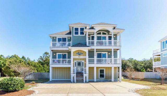 Gone Coastal Pet Friendly + Pool Heat Available in Corolla