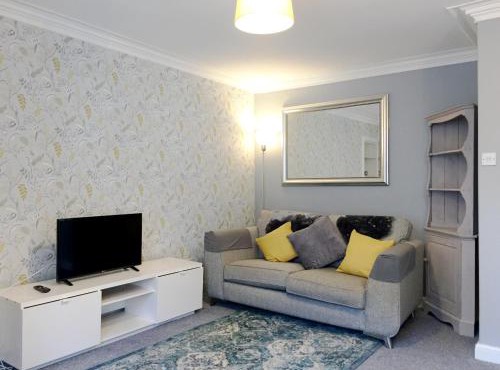 Gorgeous 3 bedroom Dunbar Serviced Apartment in Dunbar