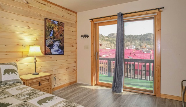 Gorgeous River Motel with Views - NR200 in Estes Park