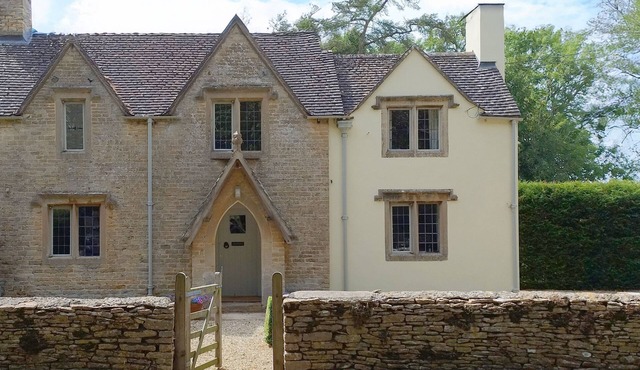 Hare Cottage - pet friendly near Tetbury in Tetbury