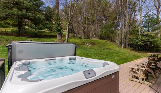 Hemlock Hideaway: Quiet Neighborhood Cabin Near Boone & Blowing Rock with Firepit, Yard, & Hot Tub! in Boone