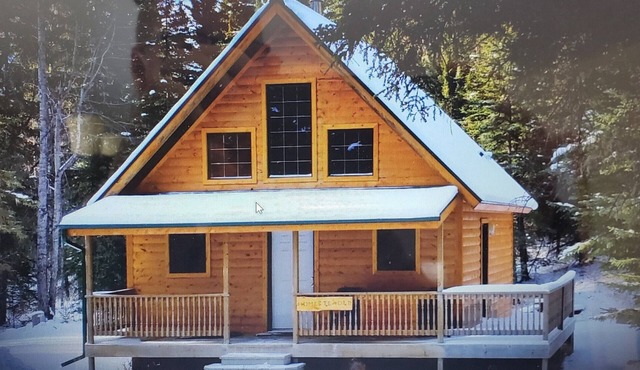 Homesteader Cabin at Coliseum Mountain Resort in Nordegg