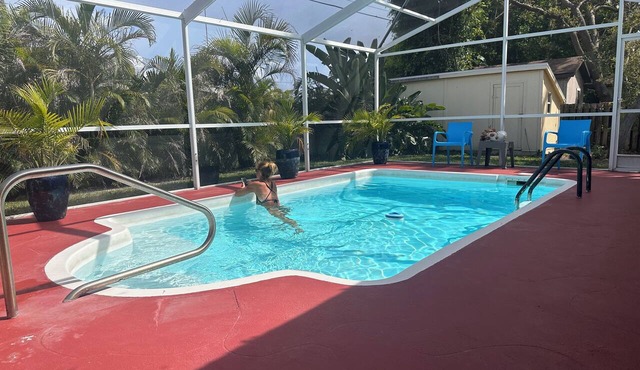 IMMACULATE 3BR 2 BATH PRIVATE POOL HOME MINUTES TO BEACHES, DOWNTOWN. in Venice