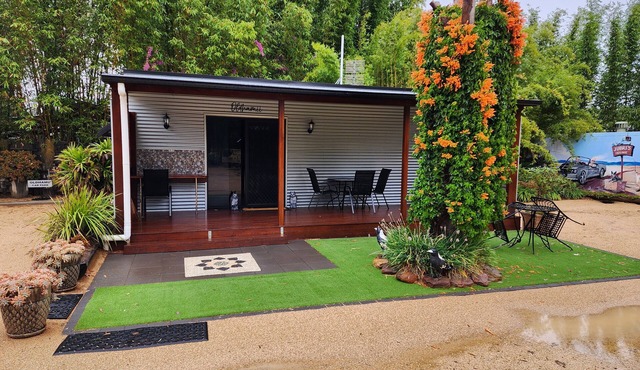 Jubri's Hideaway Luxury Cabin - Old Hamii in Dalby