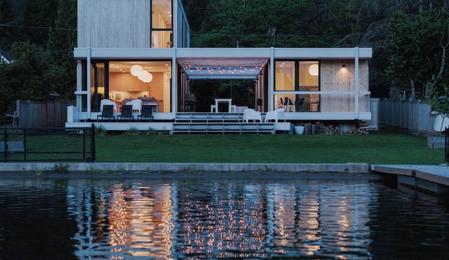 Kawkawa Lakefront | Private Dock + Sauna in Hope