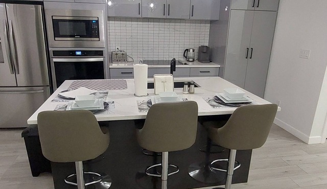 Kingsbury Oasis-2 Minutes from the Highway in Spruce Grove