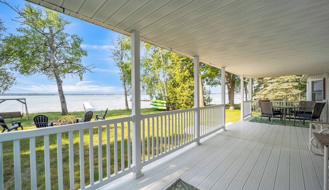 Lake Effect : The Perfect Blend of Comfort and Lakefront Adventure in Lewiston