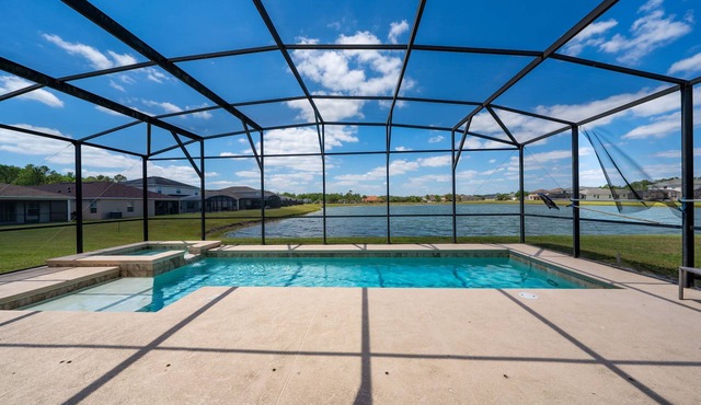 Lakeview 7BR Getaway, Pool, Great Location in Kissimmee