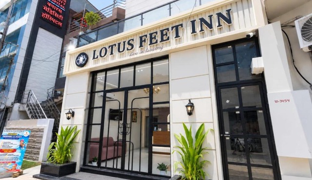 Lotus feet inn in Varanasi