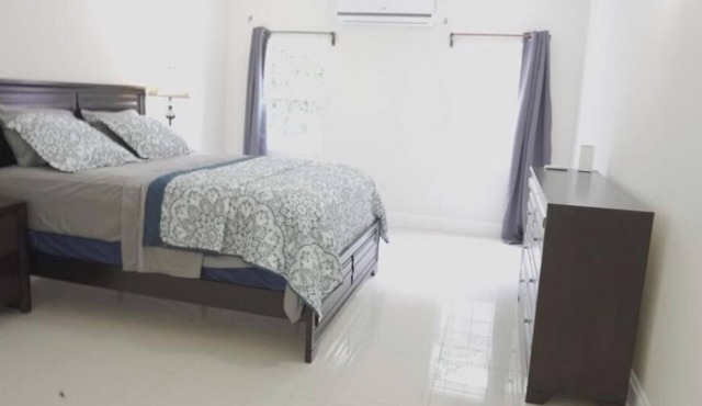 LUX Suites - 2-bedroom apartment in Halfmoon Bay