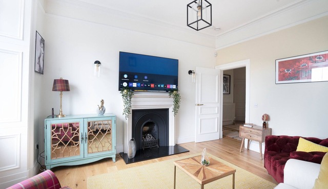 Meadowbank Residence 3bed in Edinburgh