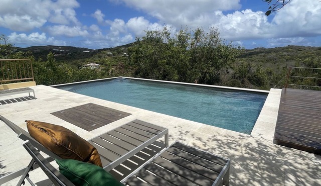 Mediterranean Apartment, 1 Bedroom Suite steps from Nelson's Dockyard! in English Harbour
