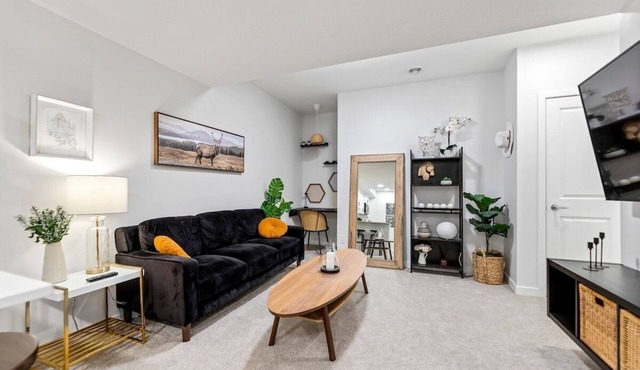 Modern & Cozy 2-Bedroom Suite in Mahogany in Calgary