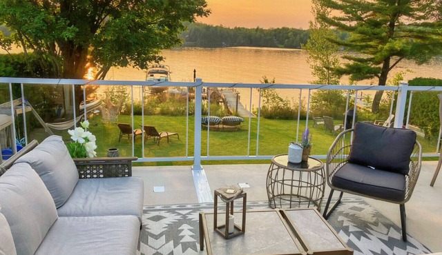Navigable Lakefront Chalet in Magog