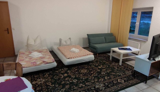 One-room apartment with separate entrance in Droyßig