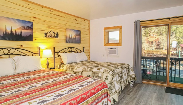 pacious Upper-Level Hotel Queen and Full-size beds with Views 208-210 in Estes Park