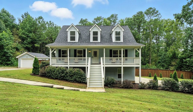 Pet Friendly: 3/2 in Sugar Hill on 1 Acre in Sugar Hill