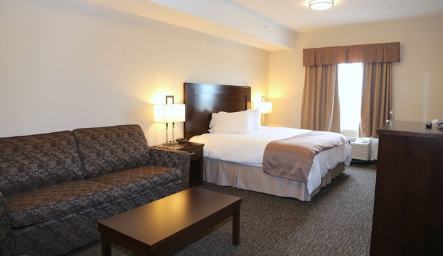 Prairie Moon Inn & Suites Macklin in Macklin