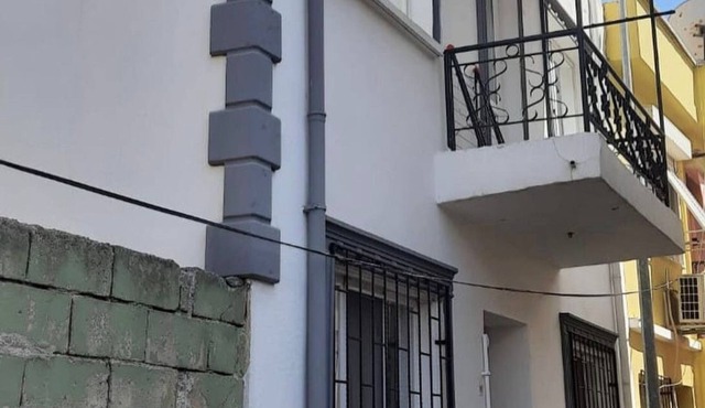 Private Apartment with Balcony Terrace in Balikesir