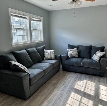 Quiet cozy duplex Off I-95 Close To Outlets in Smithfield