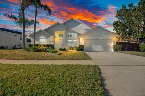 Quiet Home With Private Pool- Near Disney in Kissimmee