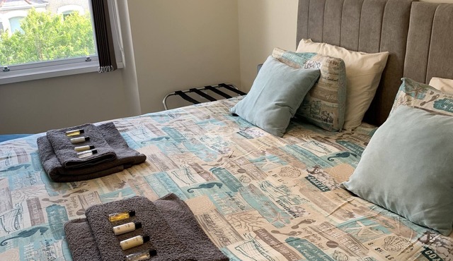 Second Floor recently renovated apartment on quiet street in central Llandudno in Llandudno