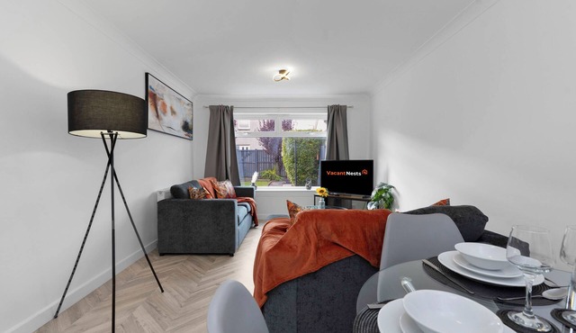 Spacious 4 bedroom home close to airport in West Lothian