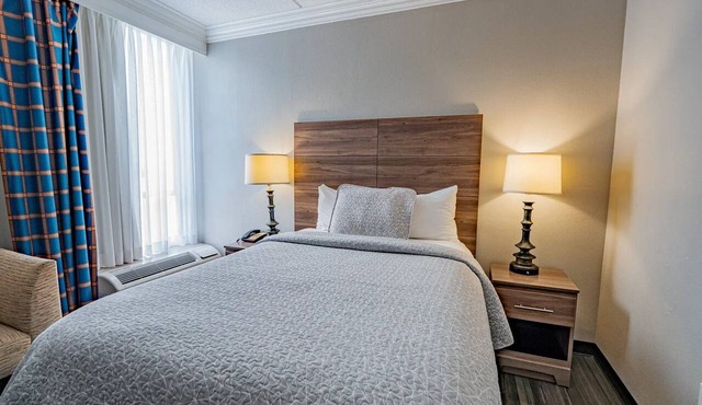 Standard Queen Bed Room in Fairhaven