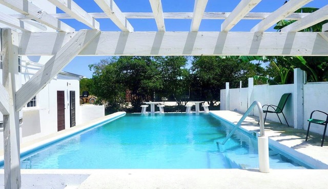 Sunrise Studio w Pool by Sea/Airport/Restau/Casino in Belize City