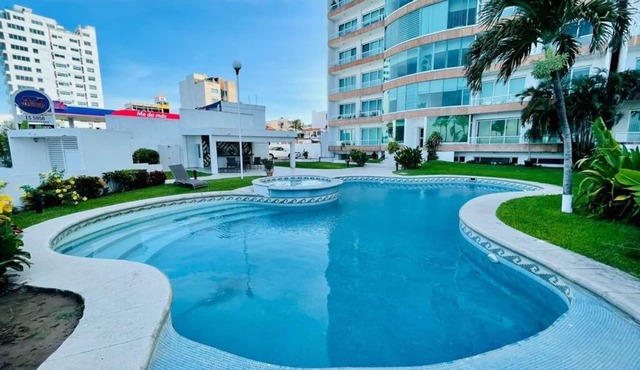 Super luxury oceanfront penthouse! Torre Catania, families welcome in Veracruz
