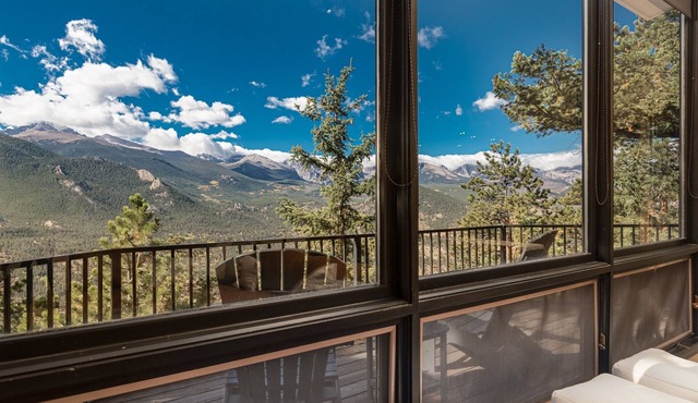The Cedars Luxury At Windcliff 5 Bedroom Home by RedAwning in Estes Park
