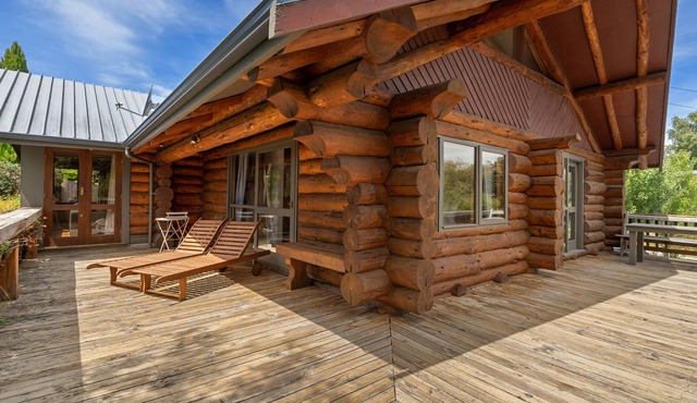 The Log House, an authentic alpine oasis in Wanaka