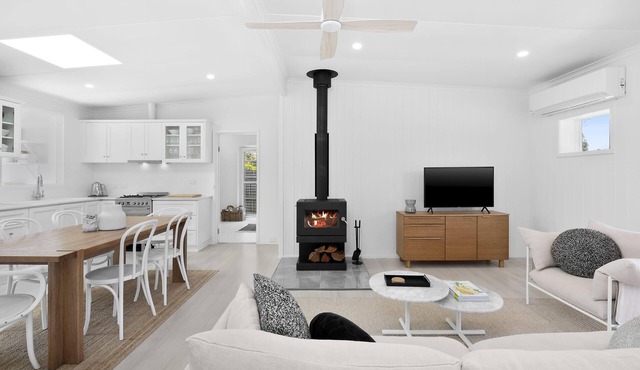 Thorn Cottage, Barwon Heads in Barwon Heads