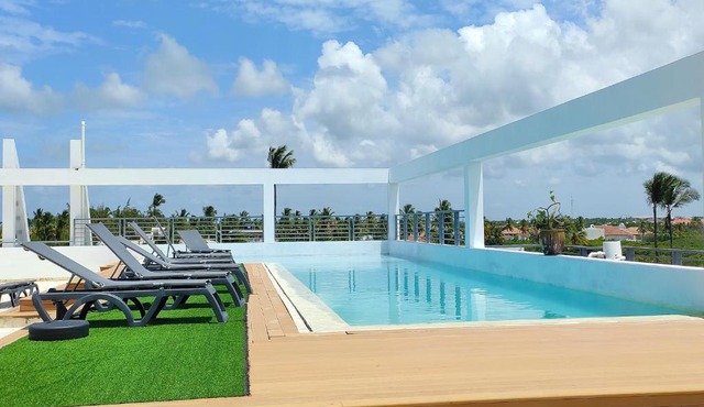 TROPICAL SUITES with ROOFTOP POOL, BEACH CLUB, SPA, RESTAURANTS in Punta Cana