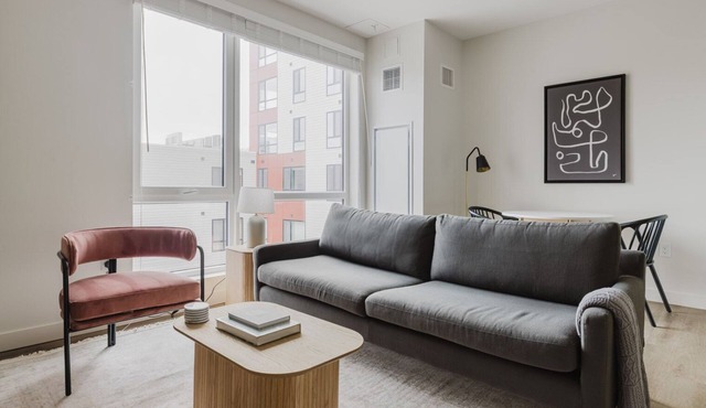 Upscale Revere 1BR w/Spa, Gym, Pool, W/D & Lounge, by Blueground in Revere