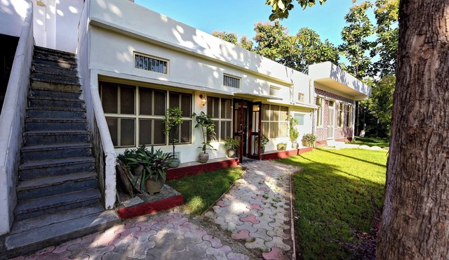 Villa 9 Para – Spacious 2BHK Garden Retreat Family-Friendly Stay - 6 Pax in Udaipur