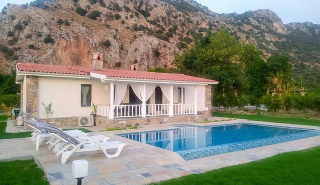 Villa in a Pomagranate orchard in Muğla