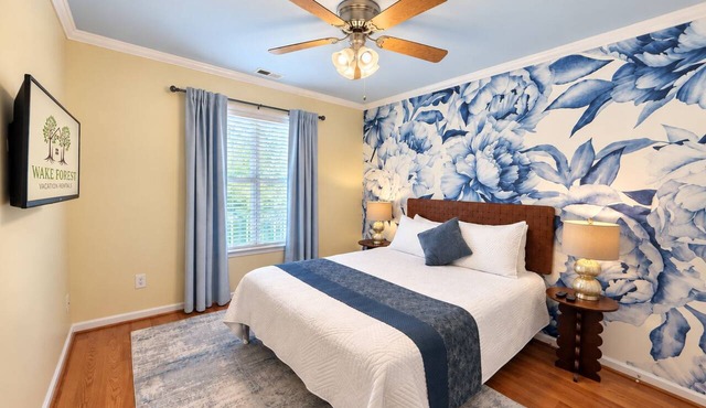 *Walk to Downtown * Fenced Yard in Wake Forest