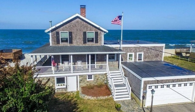 Waterfront home for family getaways in Scituate