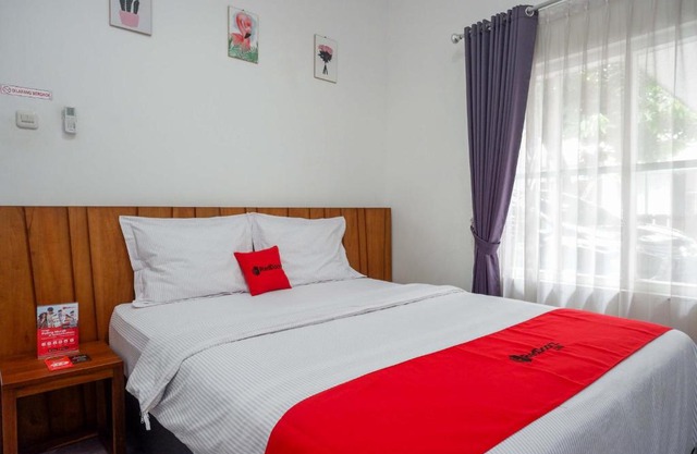Reddoorz Xt Square 