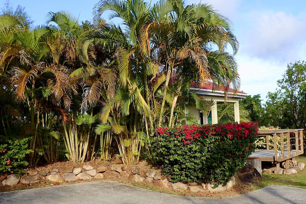 Photo of Outdoor in Pond Hill