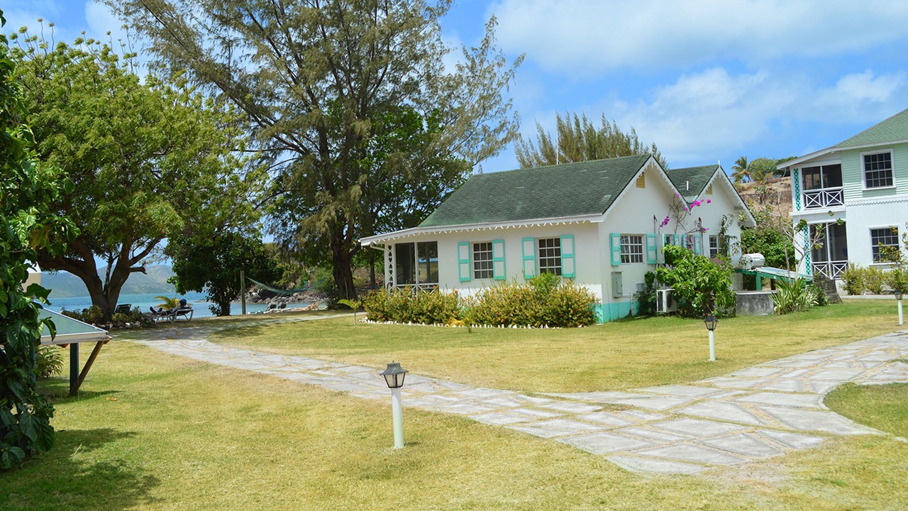 Photo of Bedroom in Oualie Bay