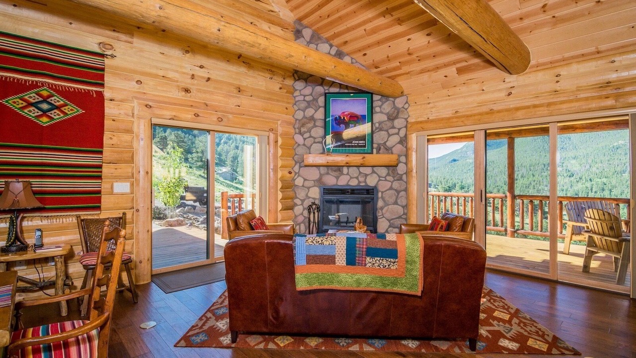 Photo of Livingroom in Windcliff Estates