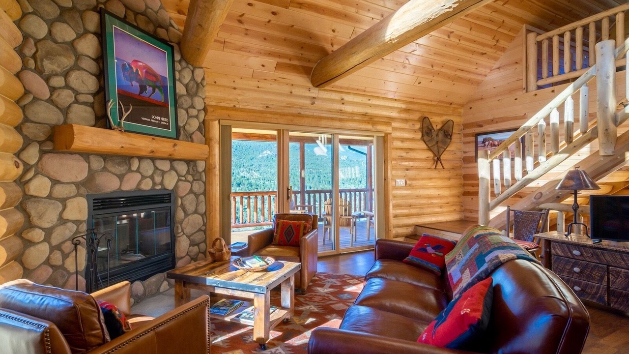 Photo of Livingroom in Windcliff Estates